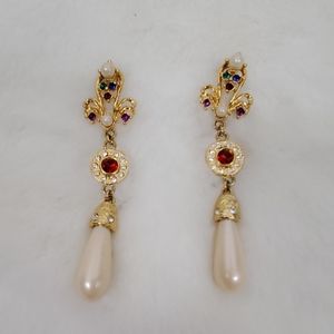 Vintage Very cute Earrings metal gold ton pearls